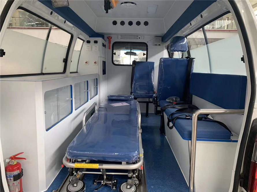 金龙凯锐转运型救护车