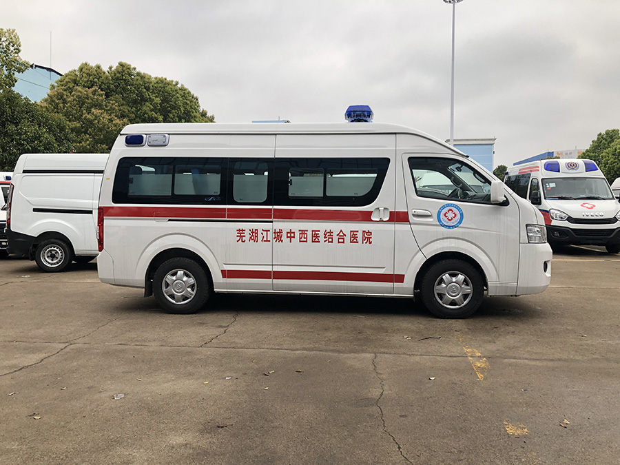福田风景G9监护型救护车
