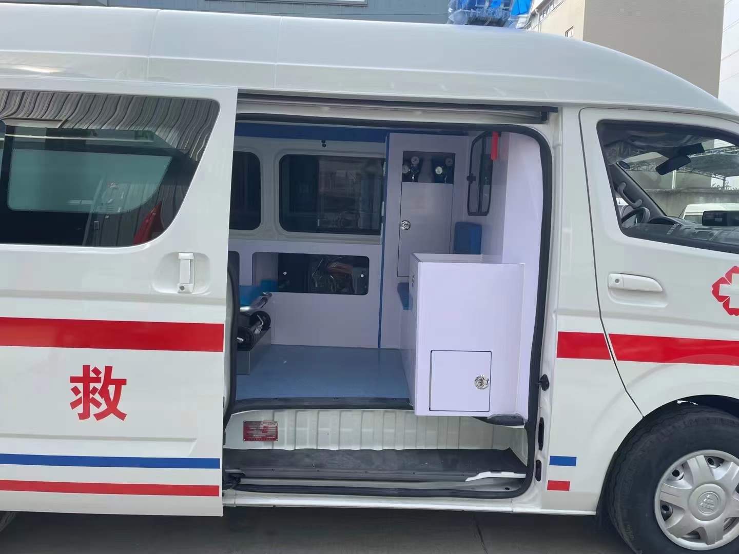 福田风景G7监护型救护车