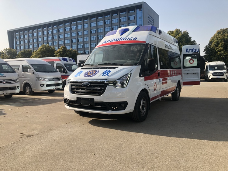 江铃福特V348转运型救护车