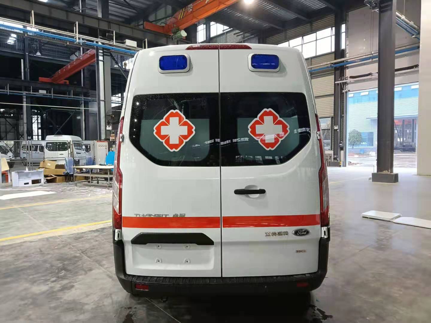 福特新全顺V362转运型救护车