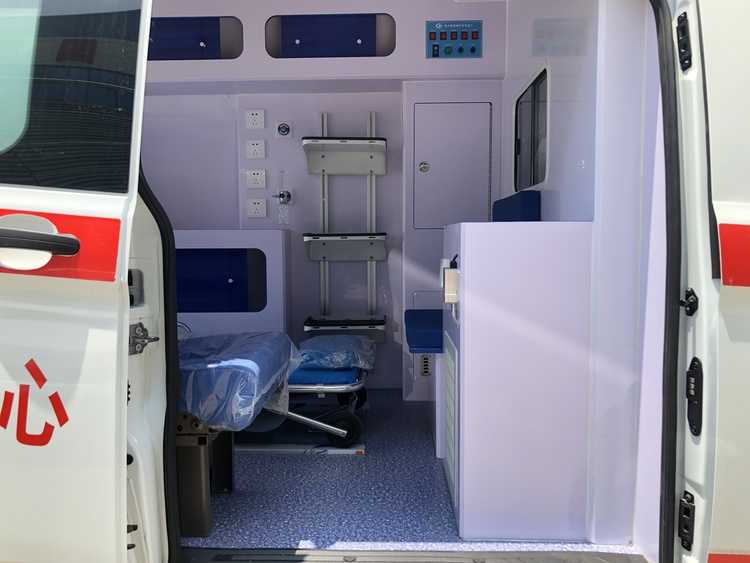 江铃福特V362【柴油版】救护车