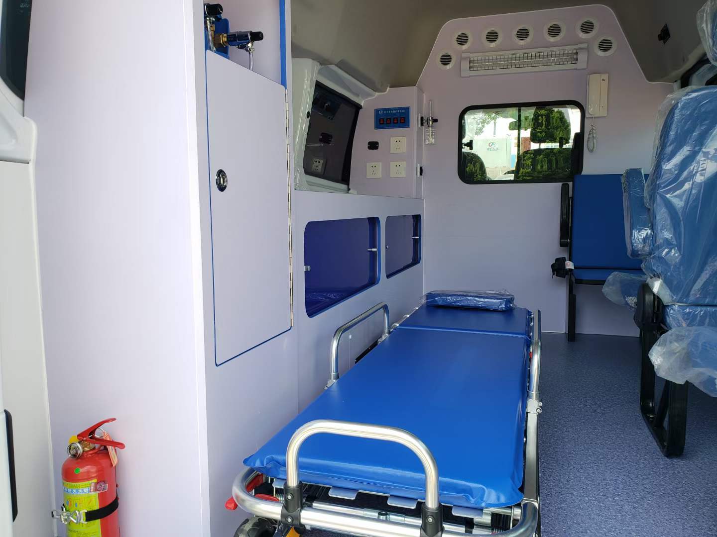 江铃福特V362【汽油版】救护车