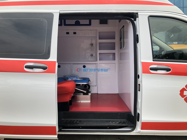 奔驰威霆监护型救护车