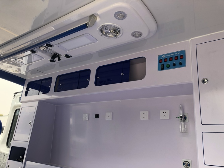 依维柯欧胜监护型救护车